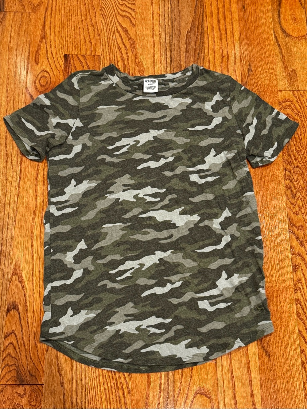 PINK Victoria’s Secret Camo Tee Shirt Green Gray Camouflage Size M - Picture 1 of 5